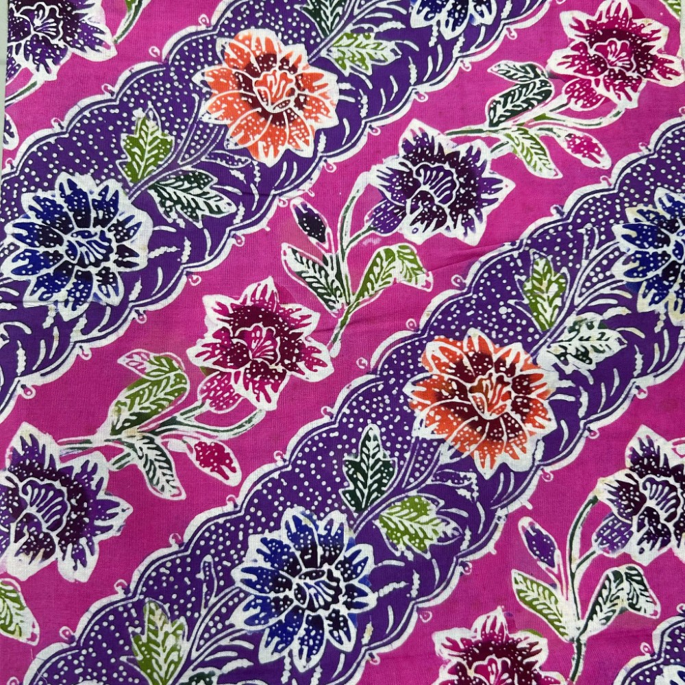 Flowers & Leaves in Diagonal - Pink Flowers & Leaves in Diagonal - Pink