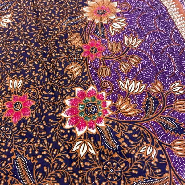 Traditional Flowers Motif Border - Purple